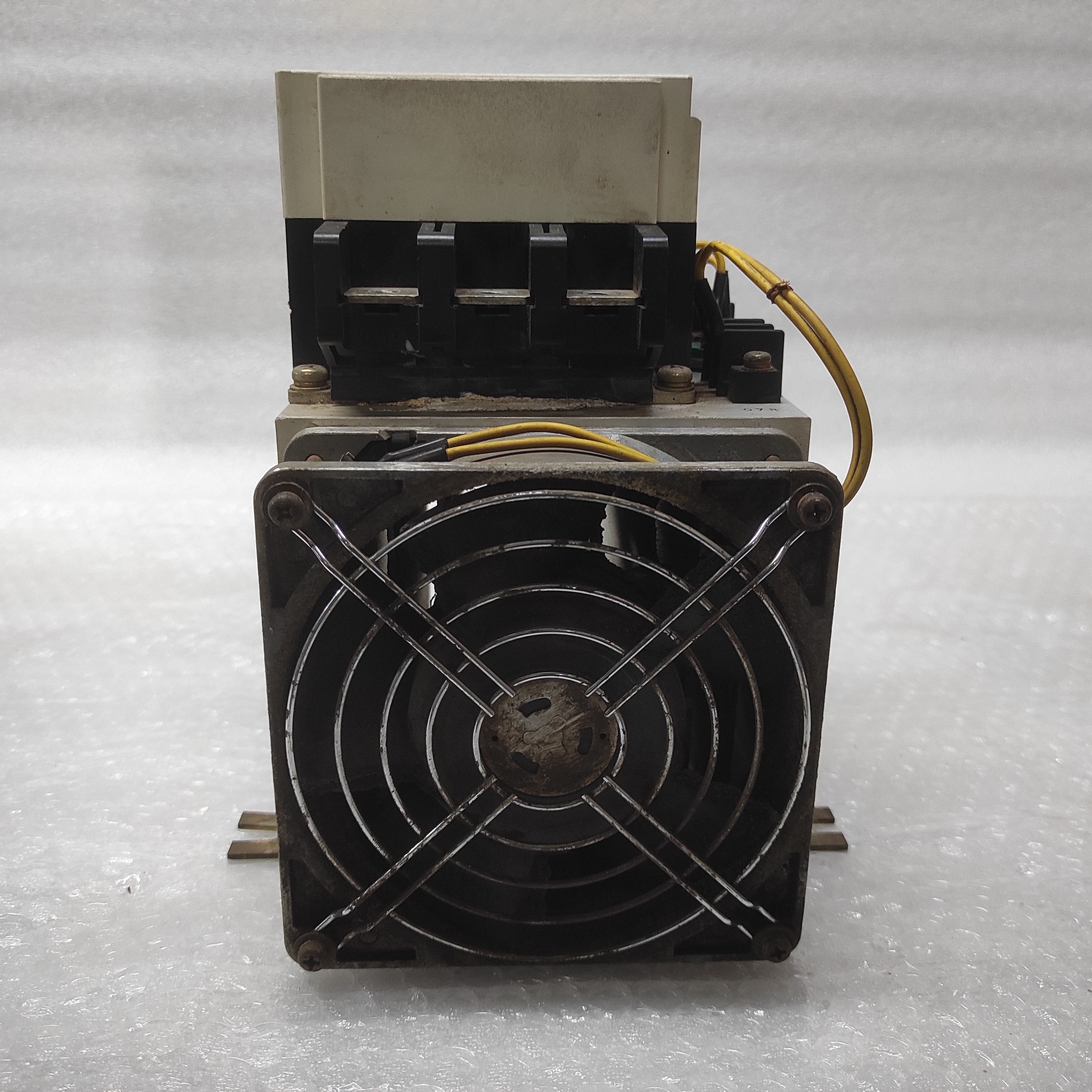 FUJI ELECTRIC SS803H-3Z-D3 SOLID STATE CONTACTOR WITH HEAT SINK SX1-C12-A3