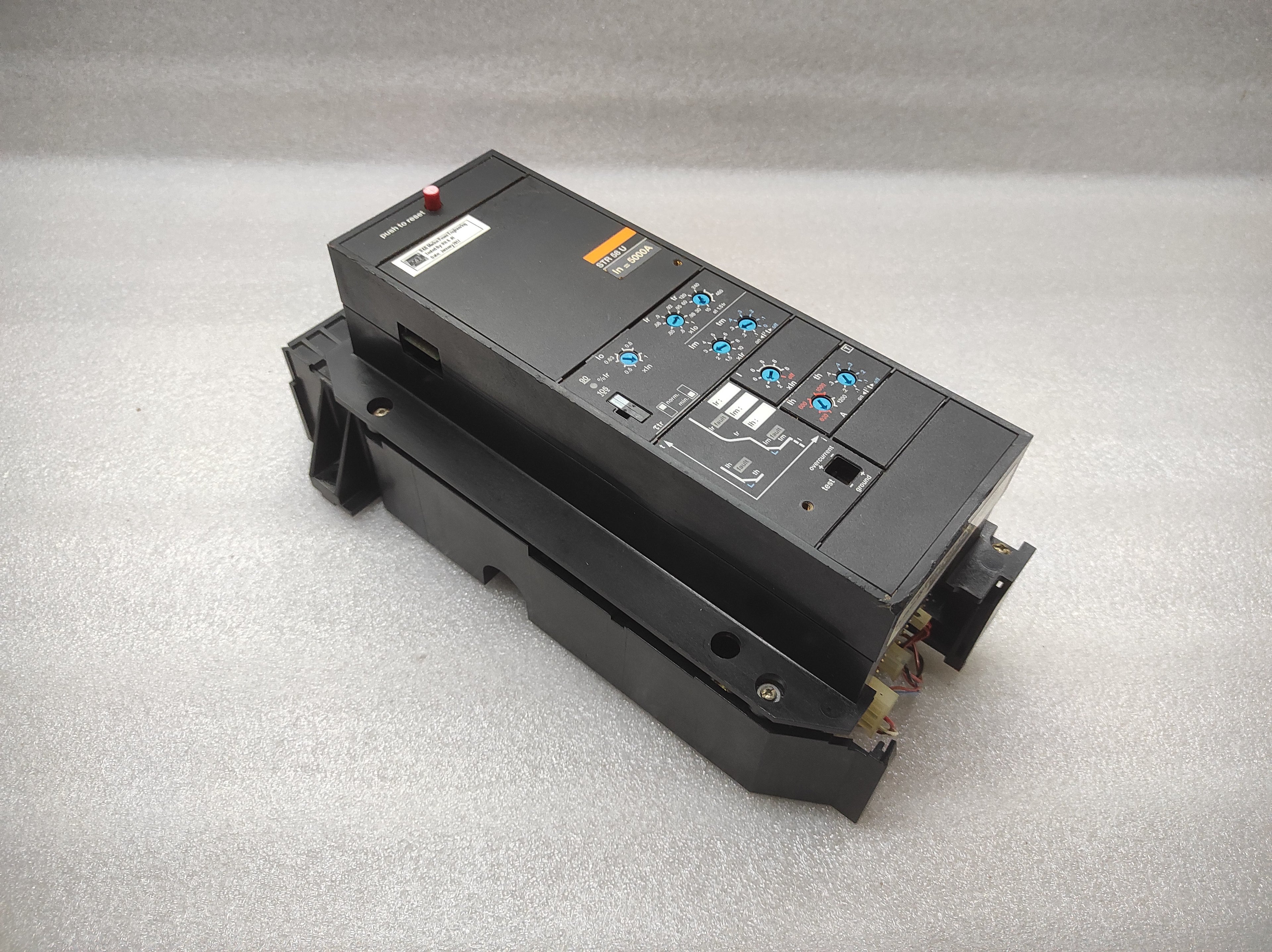 SE STR58U MASTERPACT TRIP UNIT 5000A MERLIN GERIN