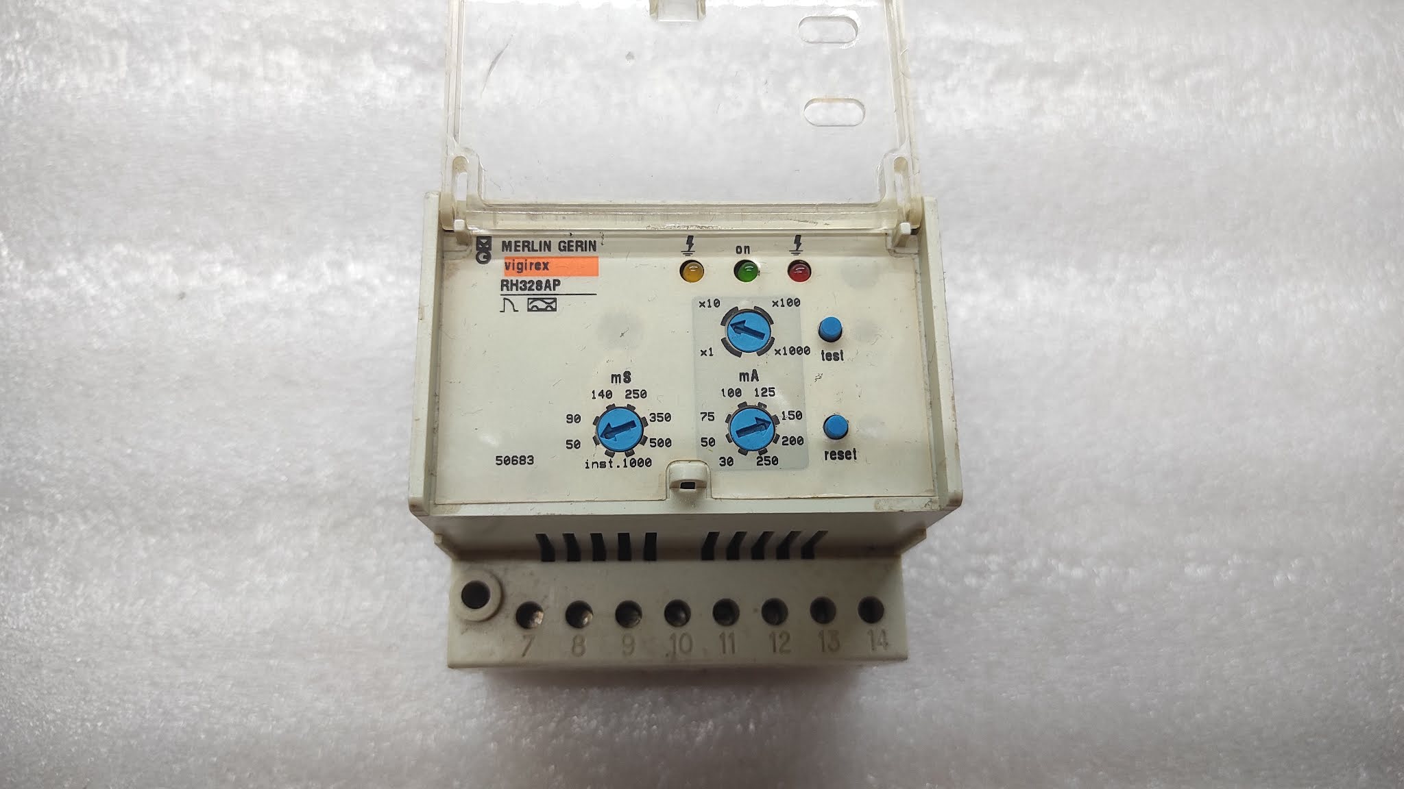 MERLIN GERIN VIGIREX RH328AP RELAY