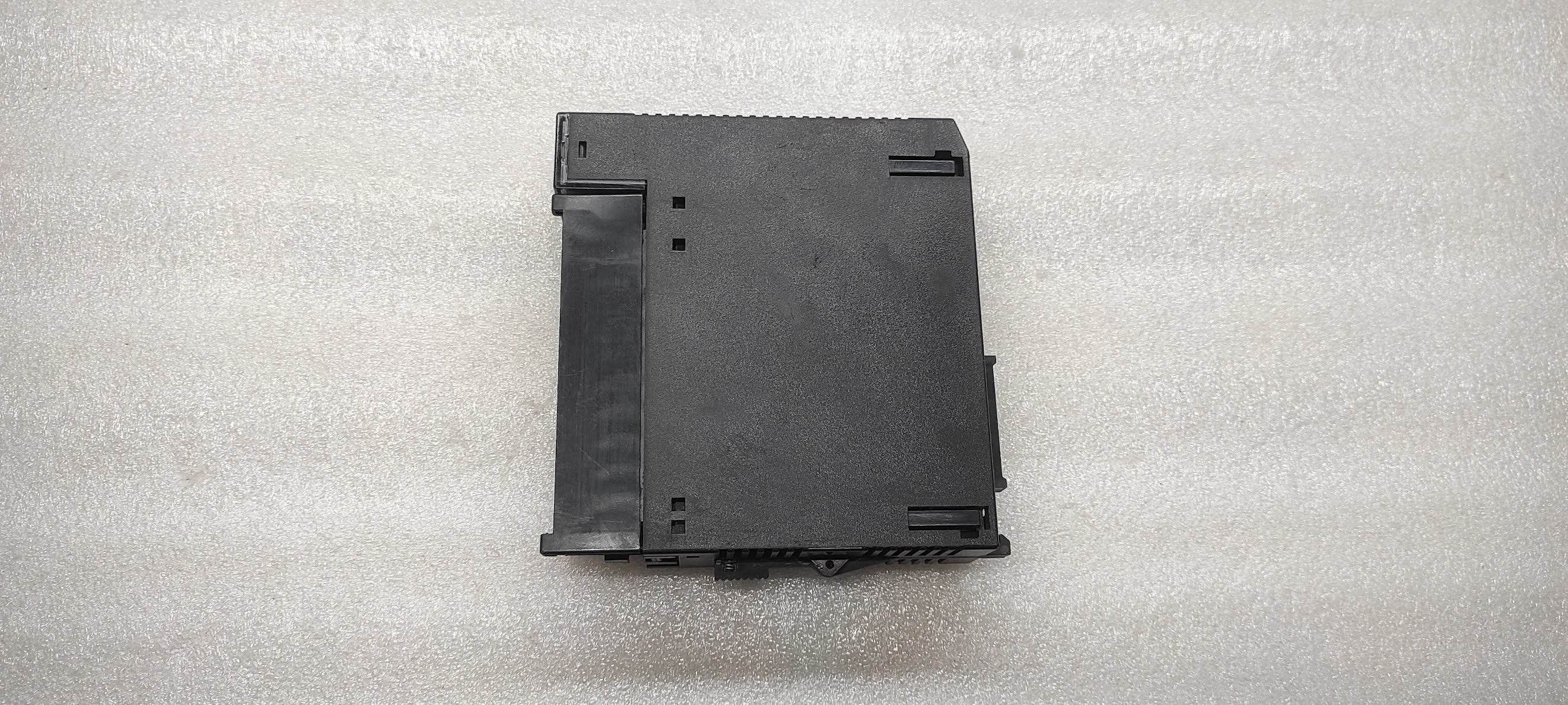 GE IC693MDL330F OUTPUT MODULE