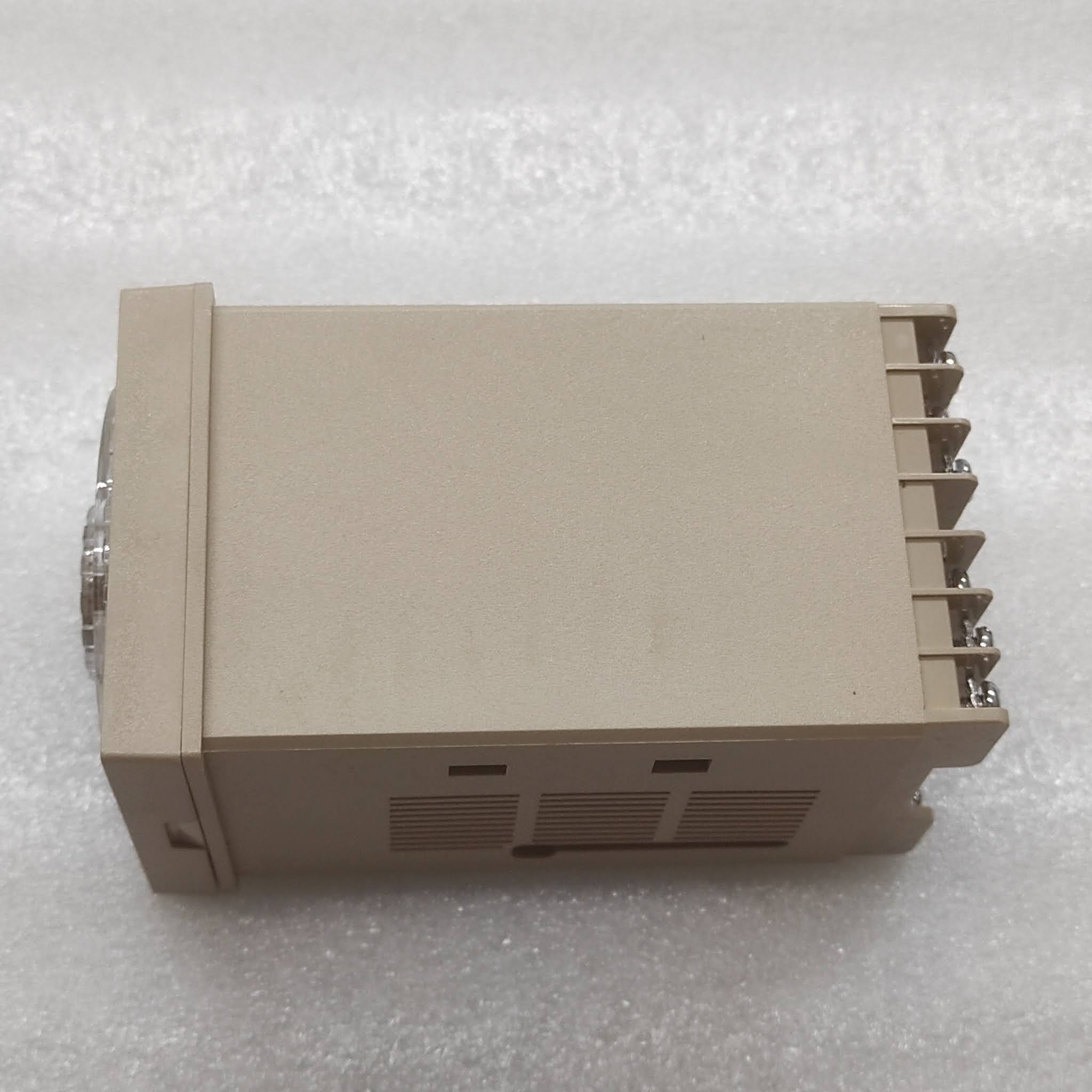 HANYOUNG HY-100_PPMNR05 TEMPERATURE CONTROLLER 0-200'C 110-220VAC