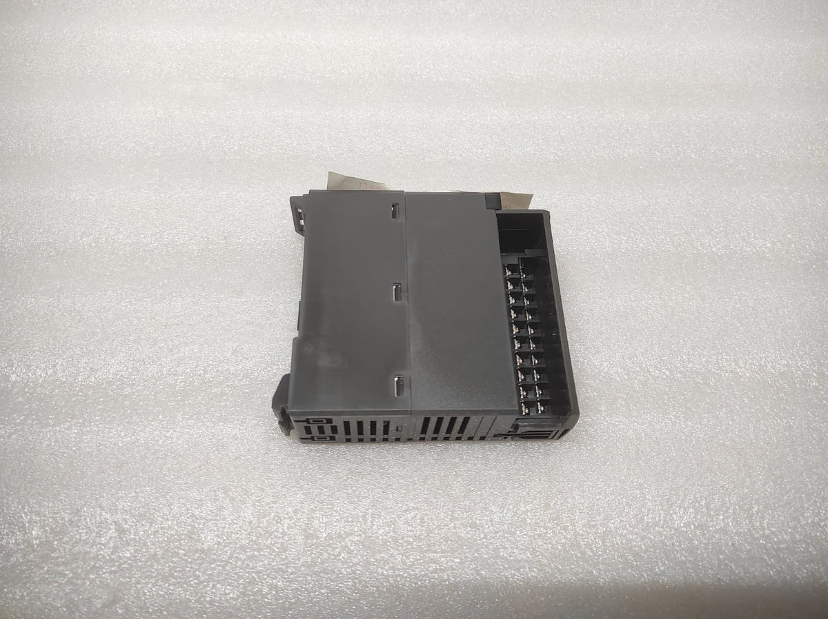 FUJI NP1AXH98I-MR 8-CHANNEL ANALOG  INPUT MODULE