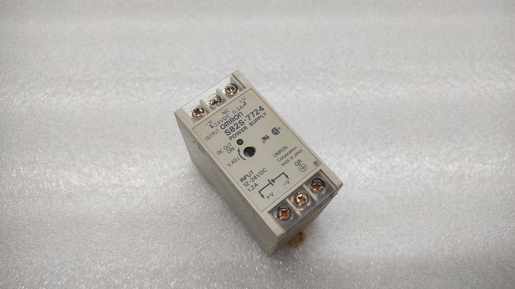 OMRON S82S-7724 DC-DC POWER SUPPLY 24VDC 0.3A