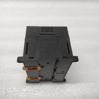 OMRON CP1E-N30DT-D PROGRAMMABLE CONTROLLER 24VDC