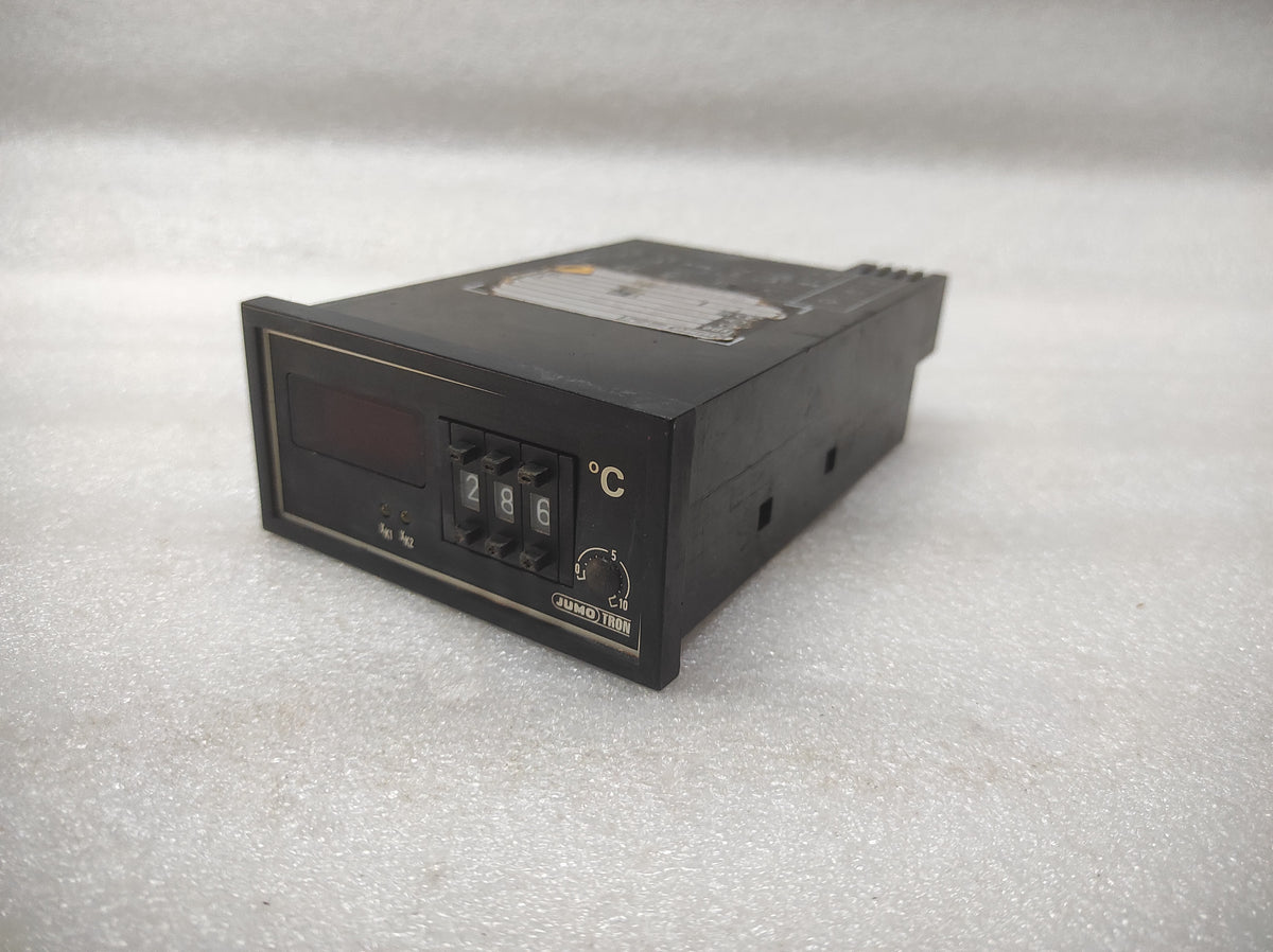 JUMO TRON HROW-48/DI-D3 TEMPERATURE CONTROLLER 220VAC PT100 0-399'C