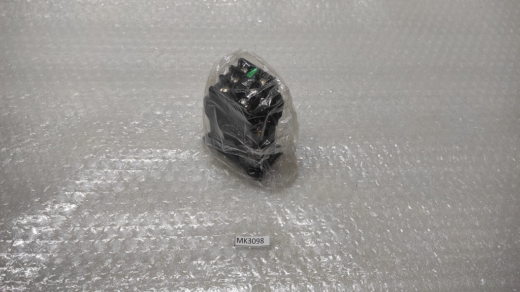 FUJI ELECTRIC SRC50-2U/X (3A3B) MAGNETIC CONTACTOR 100-110V SRC502UX