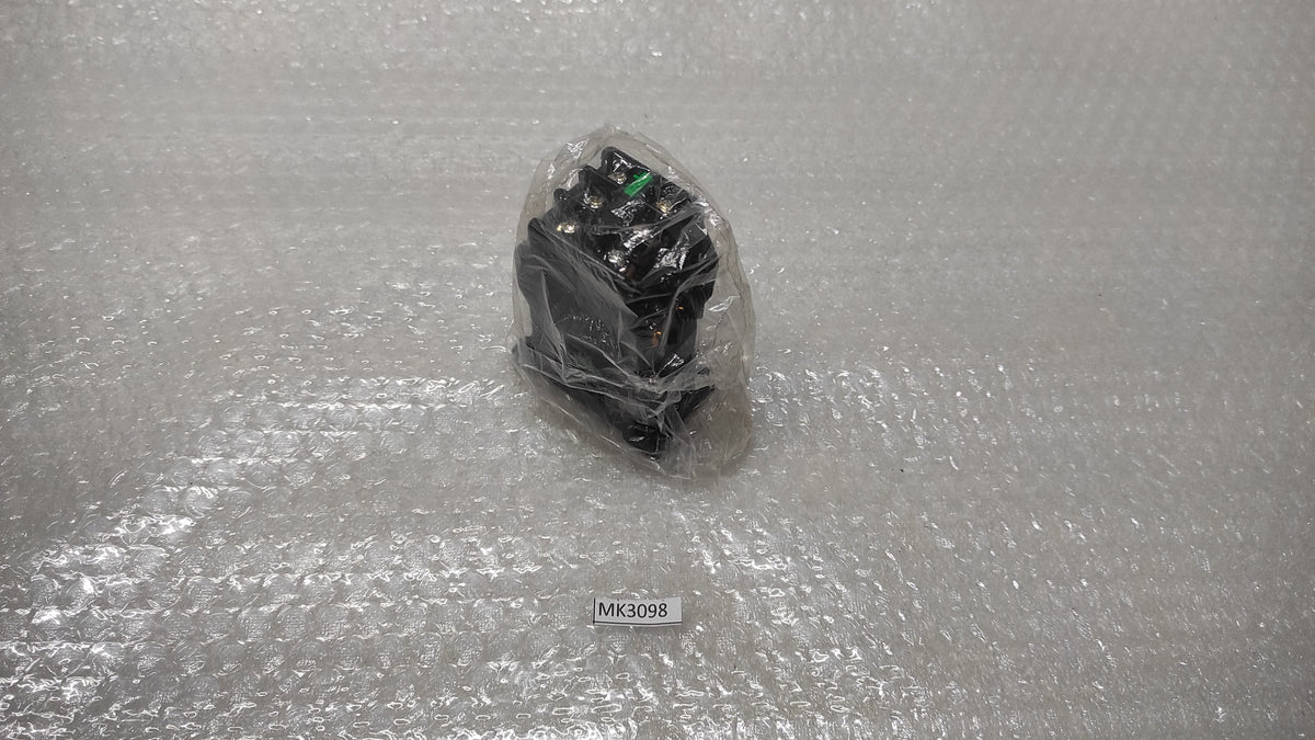 FUJI ELECTRIC SRC50-2U/X (3A3B) MAGNETIC CONTACTOR 100-110V SRC502UX