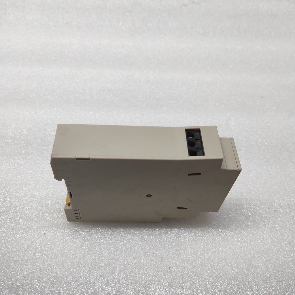 OMRON H3DE-M1 MULTIFUNCTION TIME DELAY RELAY 0.1S-120H 24-230VAC/DC