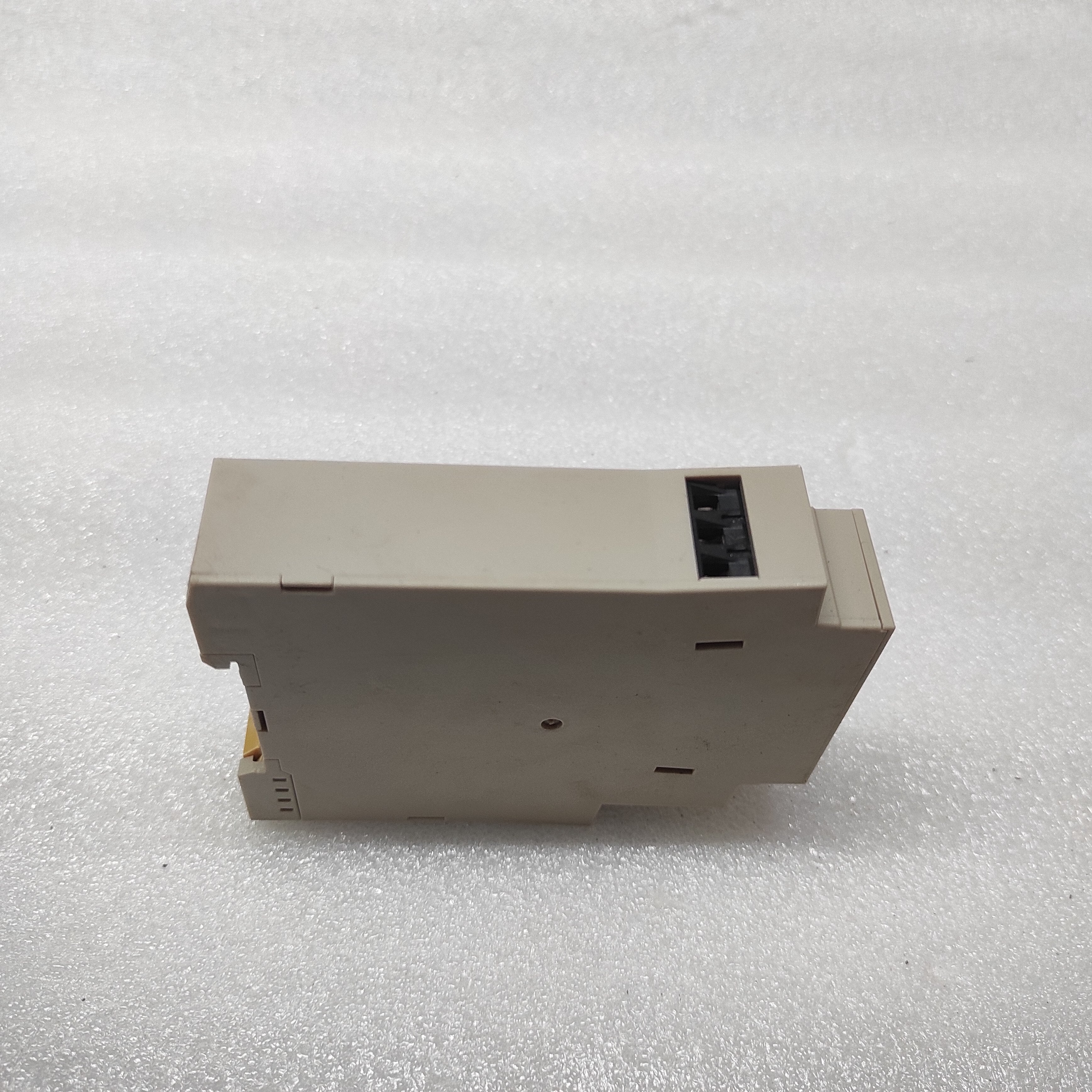 OMRON H3DE-M1 MULTIFUNCTION TIME DELAY RELAY 0.1S-120H 24-230VAC/DC