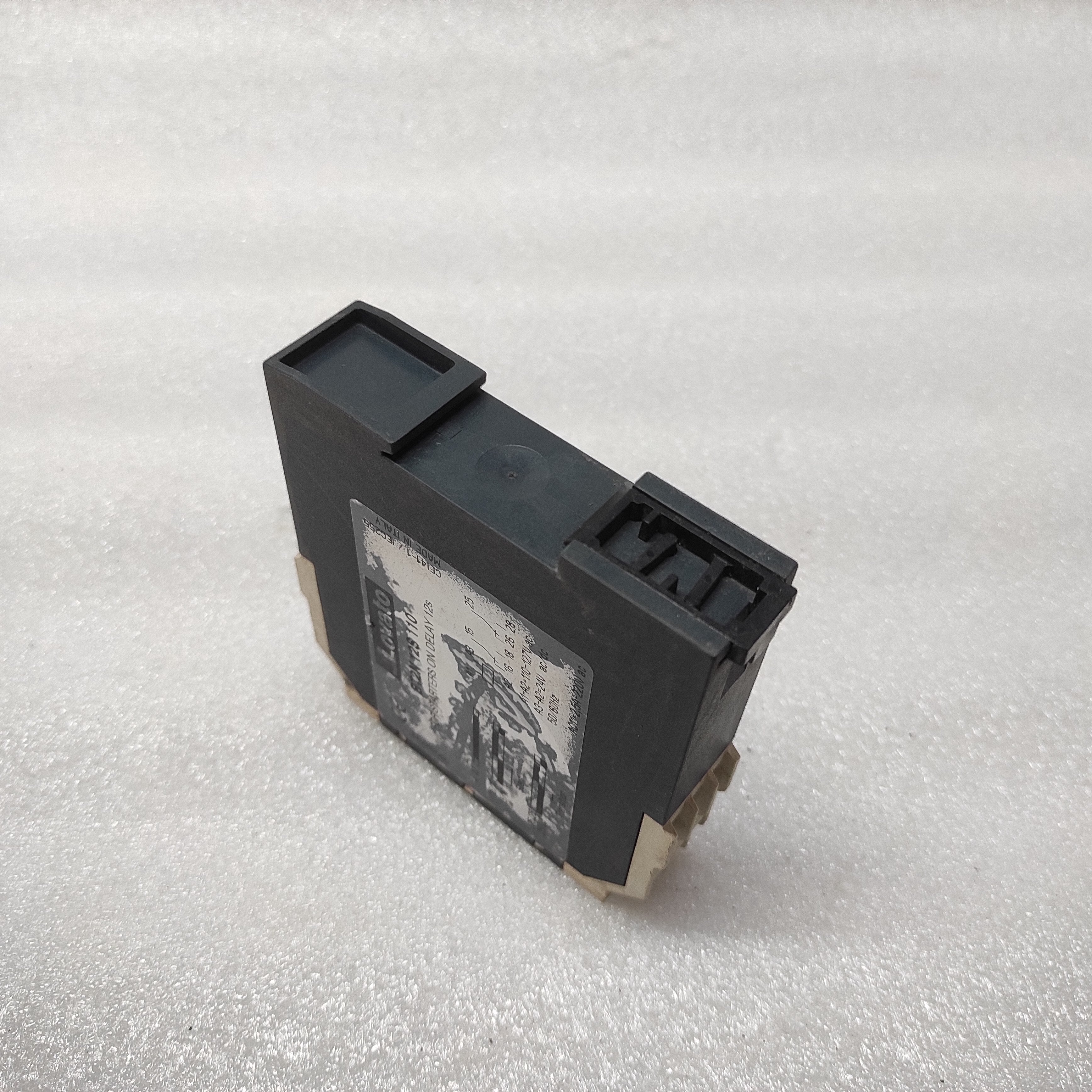 LOVATO BT2N12S110 FOR STARTERS ON DELAY 110-127V AC/24V AC-DC