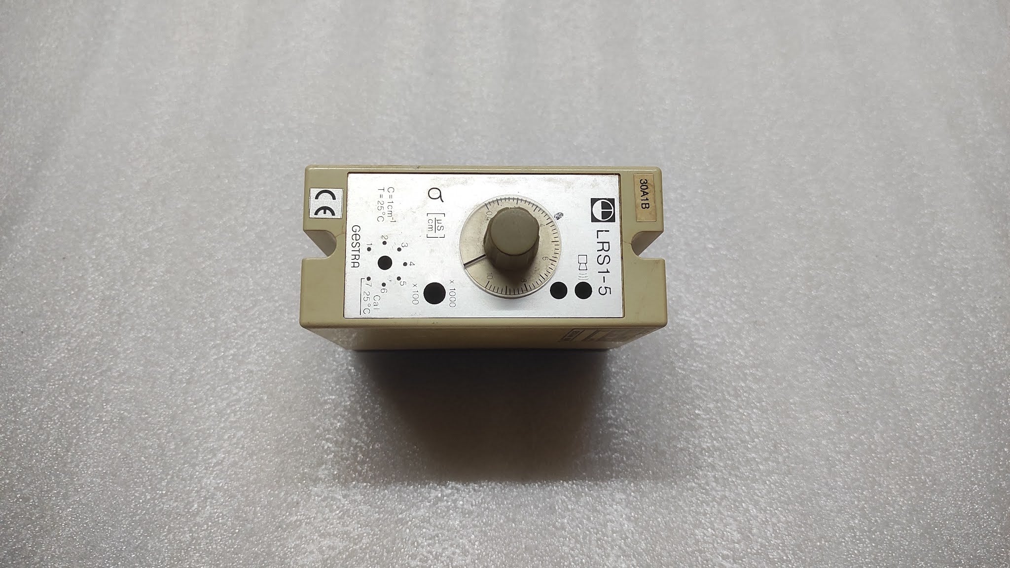 GESTRA LRS 1-5 CONDUCTIVITY SWITCH 230V 057270 CRACKED BODY
