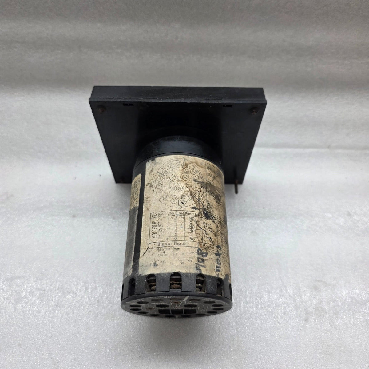 CROMPTON 239-302A-HHXX-AC AC VOLTS METER  120V