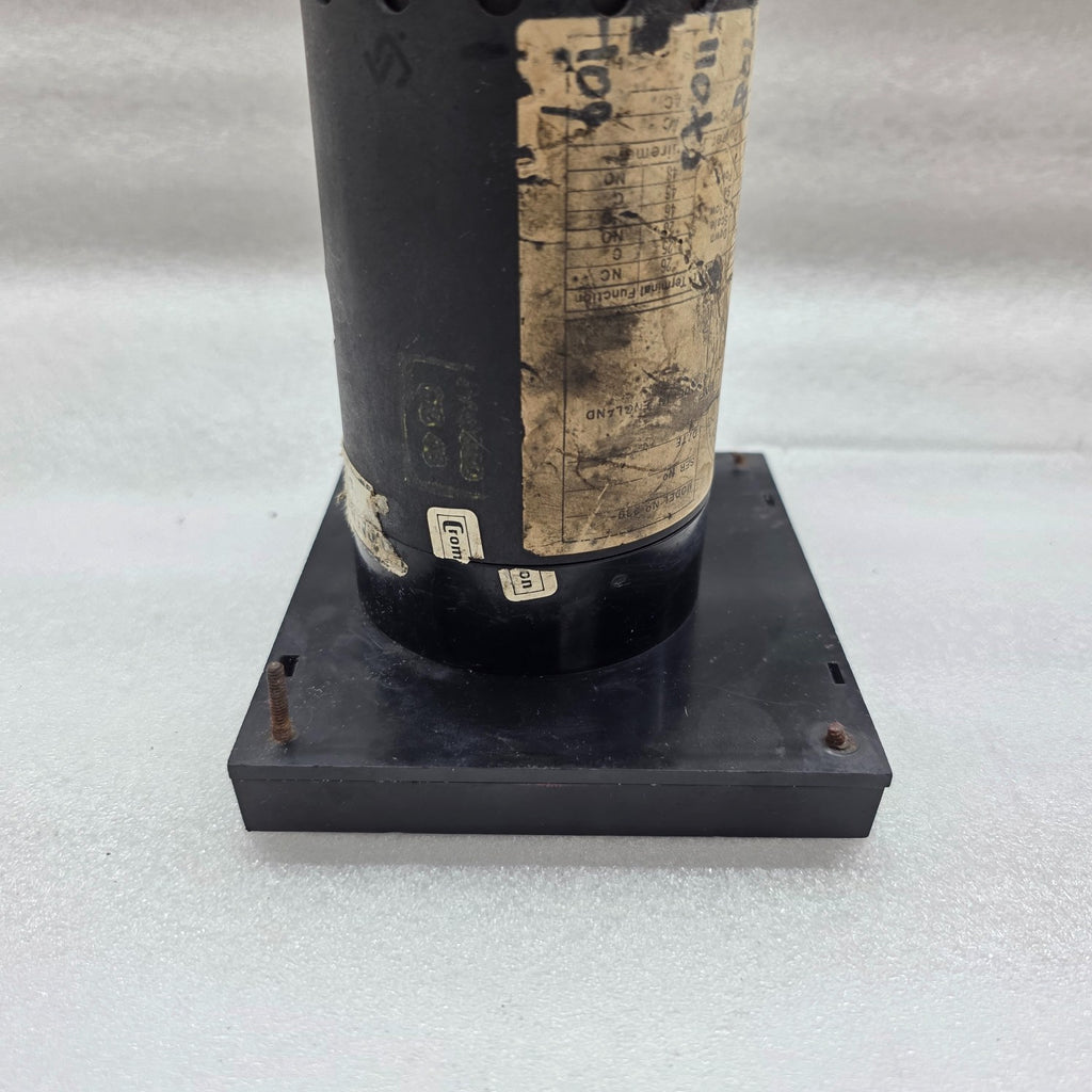 CROMPTON 239-302A-HHXX-AC AC VOLTS METER  120V