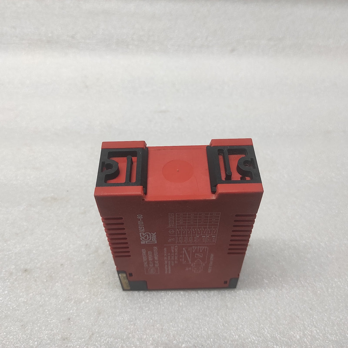 STAHL 9251/01-60 RELAY REPEATER 230VAC