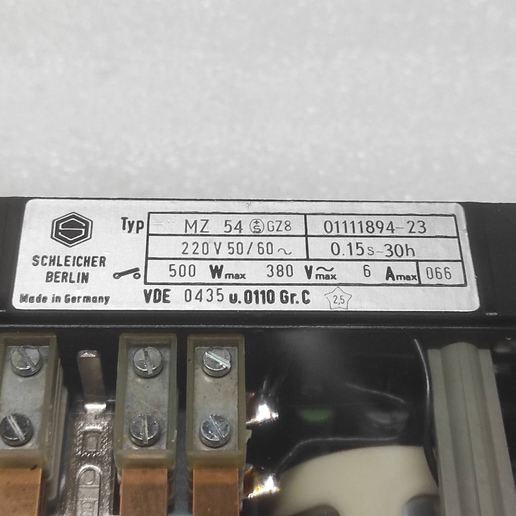 SCHLEICHER MZ 54 TIME RELAY 01111894-23 220V 0.15S-30H MZ54SGZ8