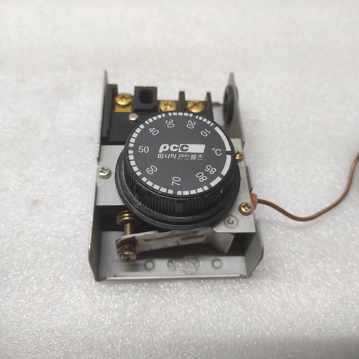 PECIFIC PLS-085A TEMPERATURE CONTROLLER
