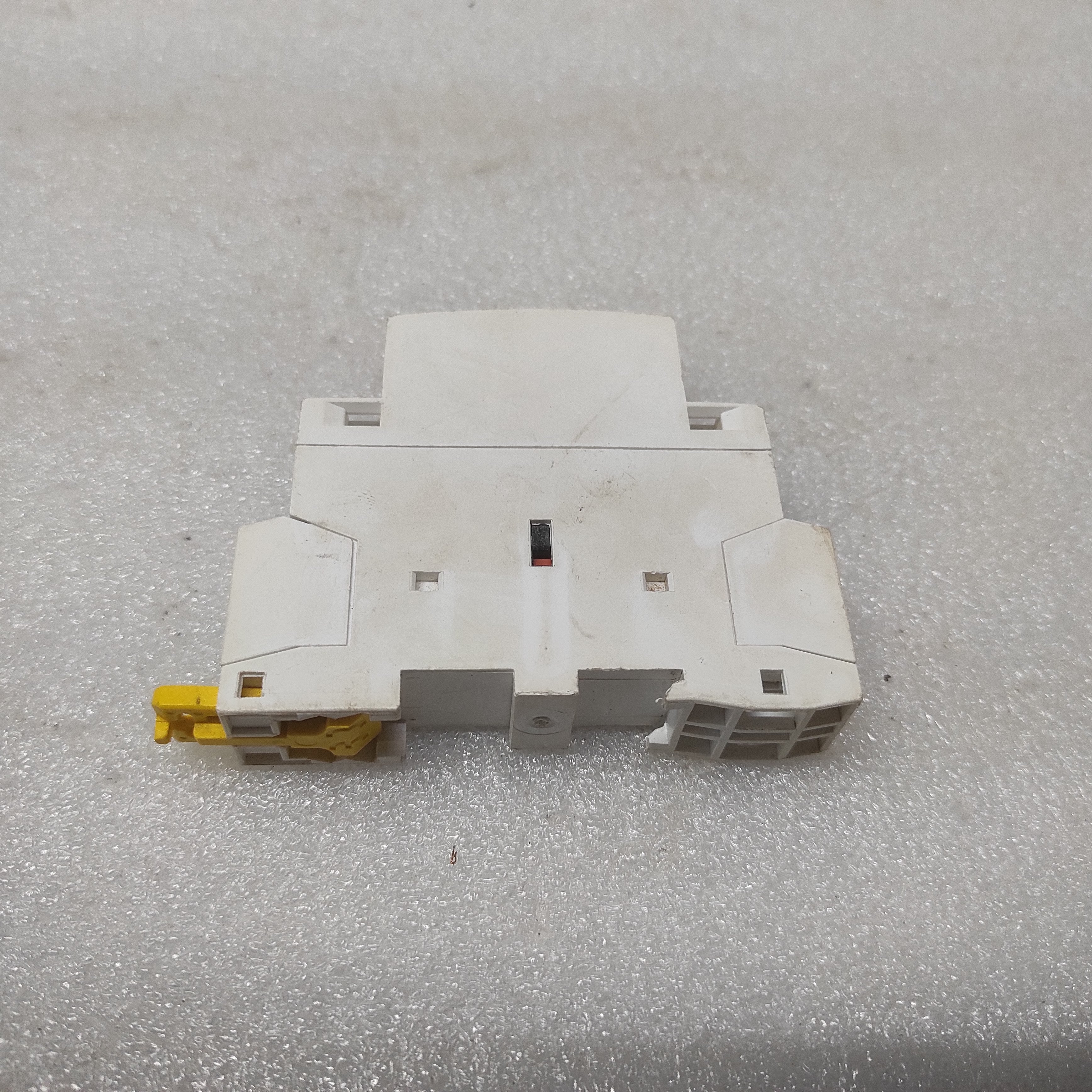SE CS 30323 ICT 25A 220V CONTACTOR