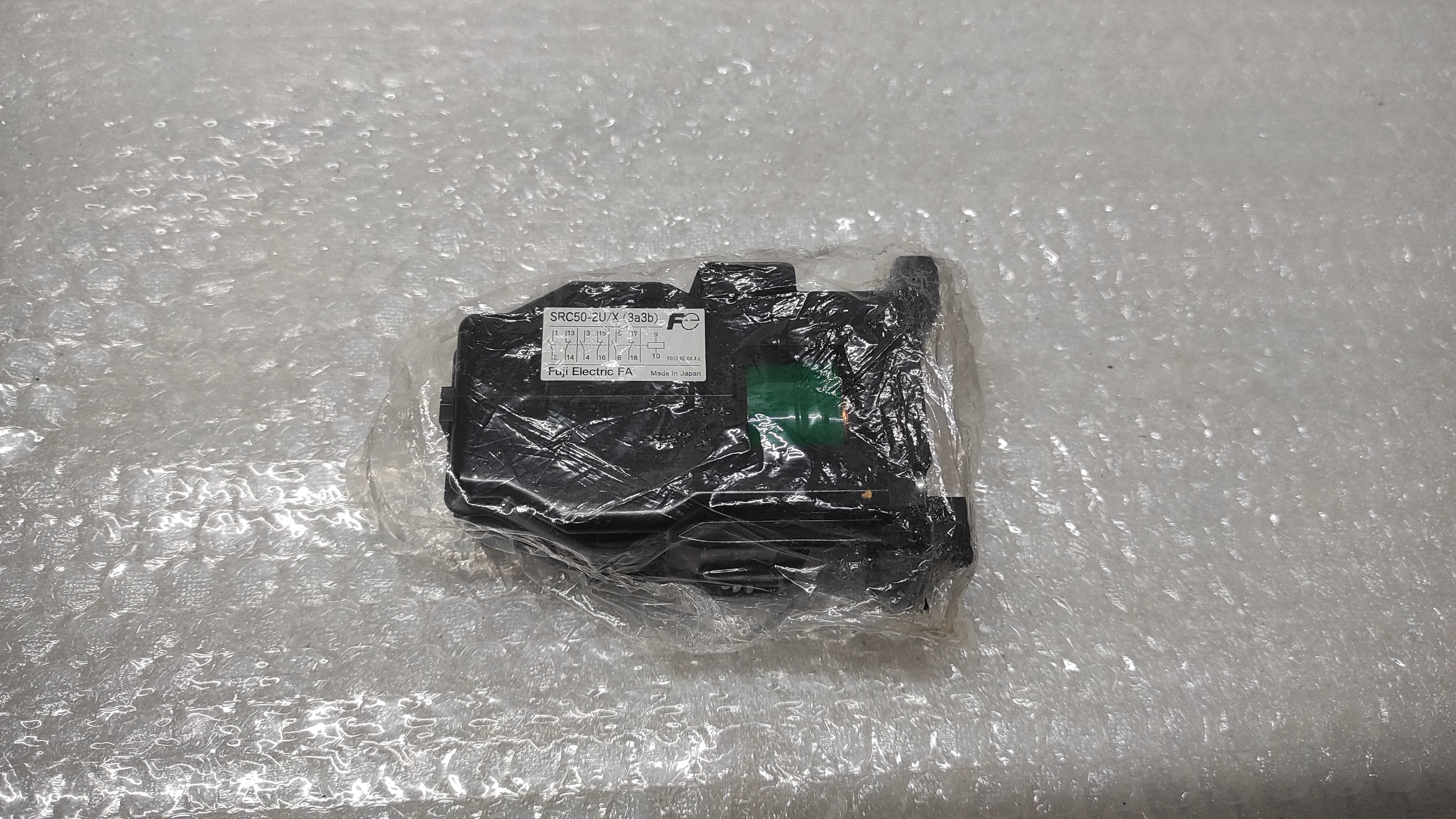 FUJI ELECTRIC SRC50-2U/X (3A3B) MAGNETIC CONTACTOR 100-110V SRC502UX