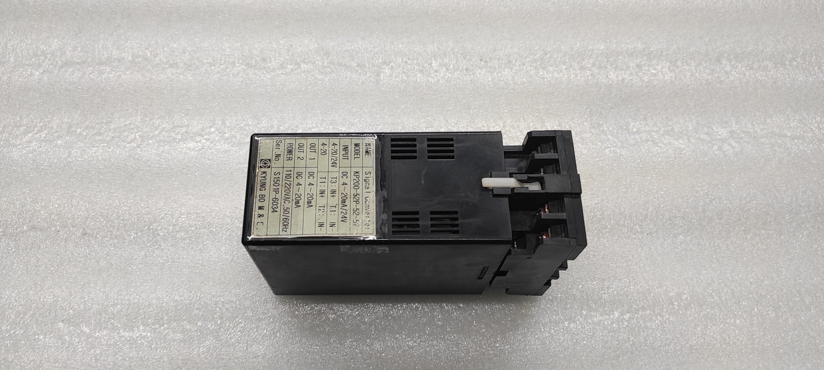 KYUNG KP200-52P-52-52 SIGNAL CONVERTER 110/220VAC