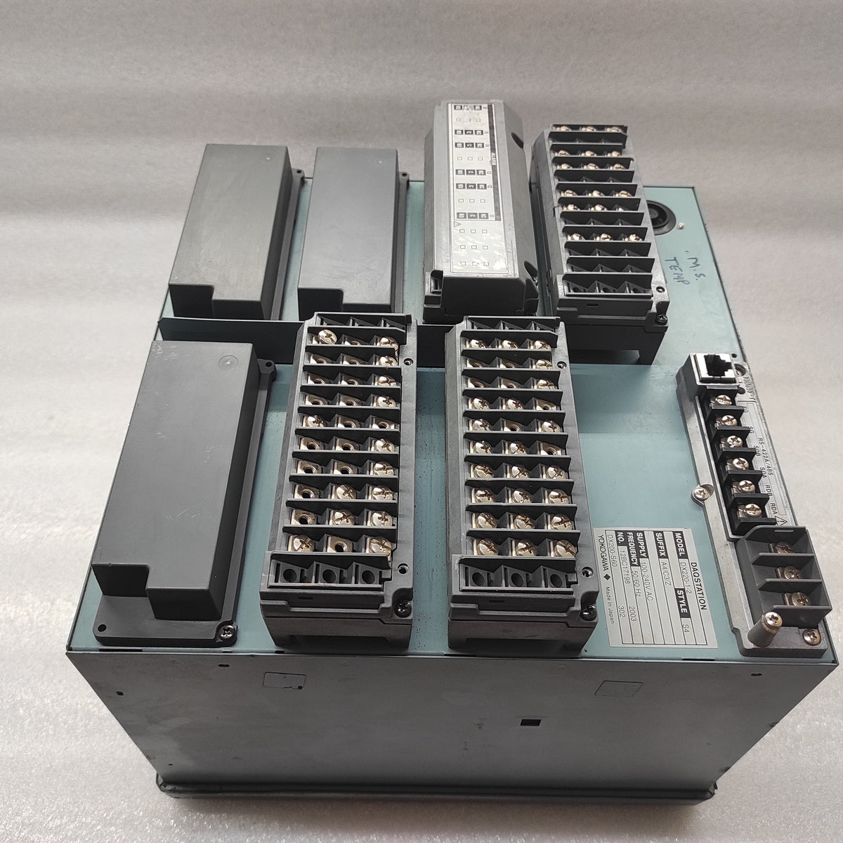 YOKOGAWA DX220-1-2 DAQ STATION DX200-S60-302 100-240VAC