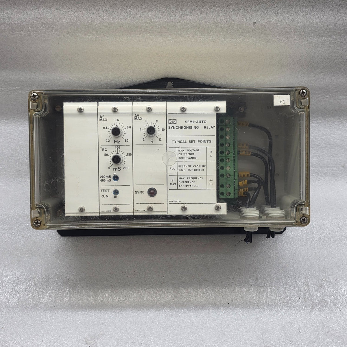DEIF  SEMI-AUTO SYNCHRONISING RELAY