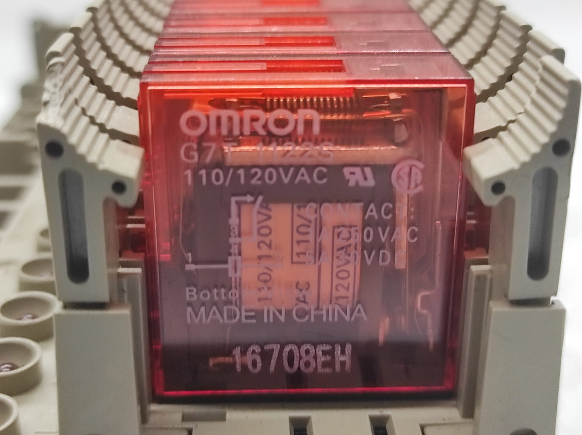 OMRON G7T 1122S 110-120VAC 15 UNIT RELAY WITH BASE MODULE