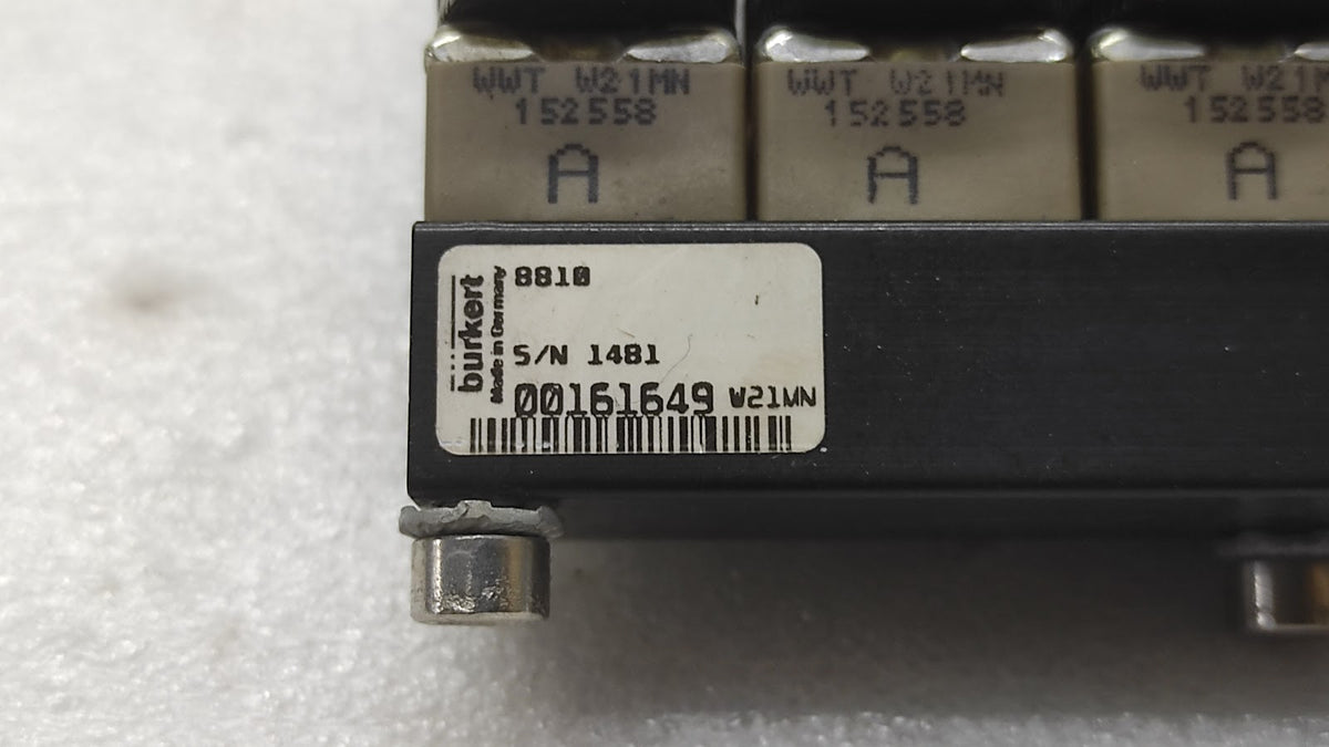 BURKERT 6012T1.2FKMPA SYS FLUID CONTROL VALVE 24VDC 0-4.5BAR LOT OF 8 UNIT