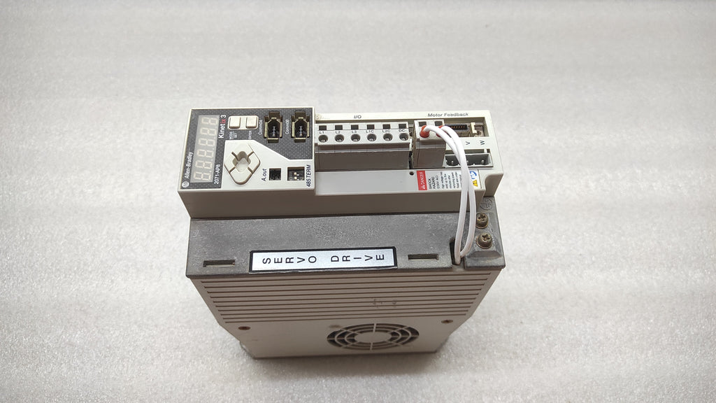ALLEN BRADLEY CAT 2071-AP8 KINETIX SERVO DRIVE 5.0A