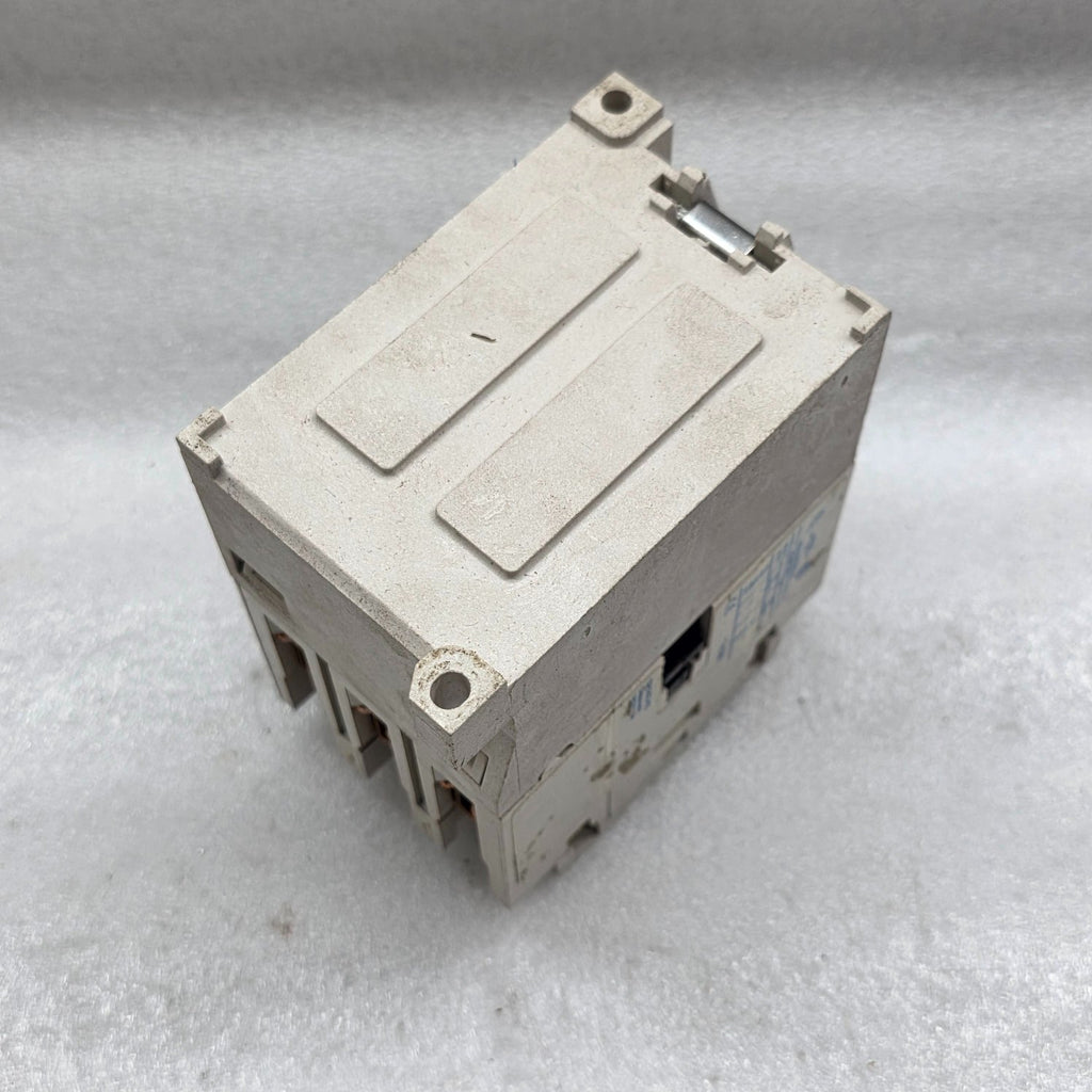 CUTLER HAMMER AN16GN0 MAGNETIC CONTACTOR 45A 110-120VAC AUX C320KGS1