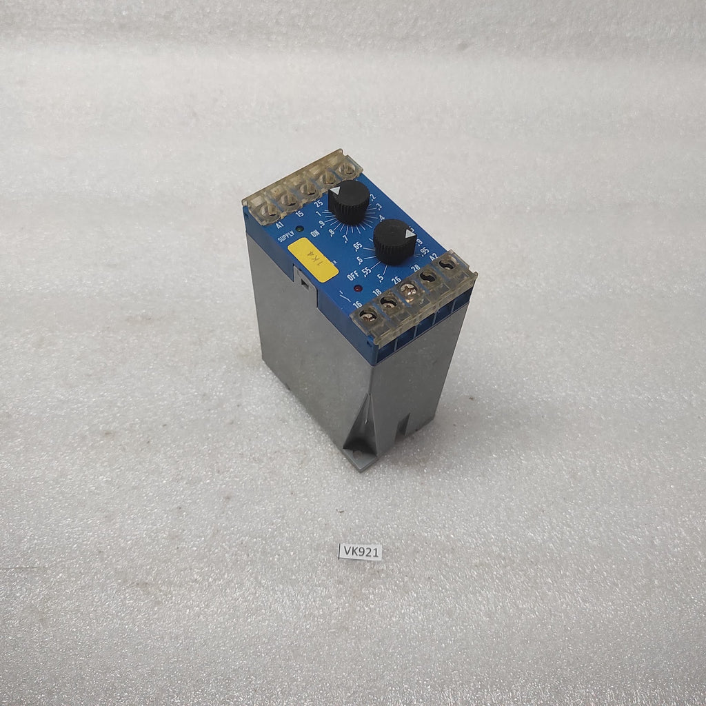 SCHLEICHER SXT12 VOLTAGE RELAY 220V-240V