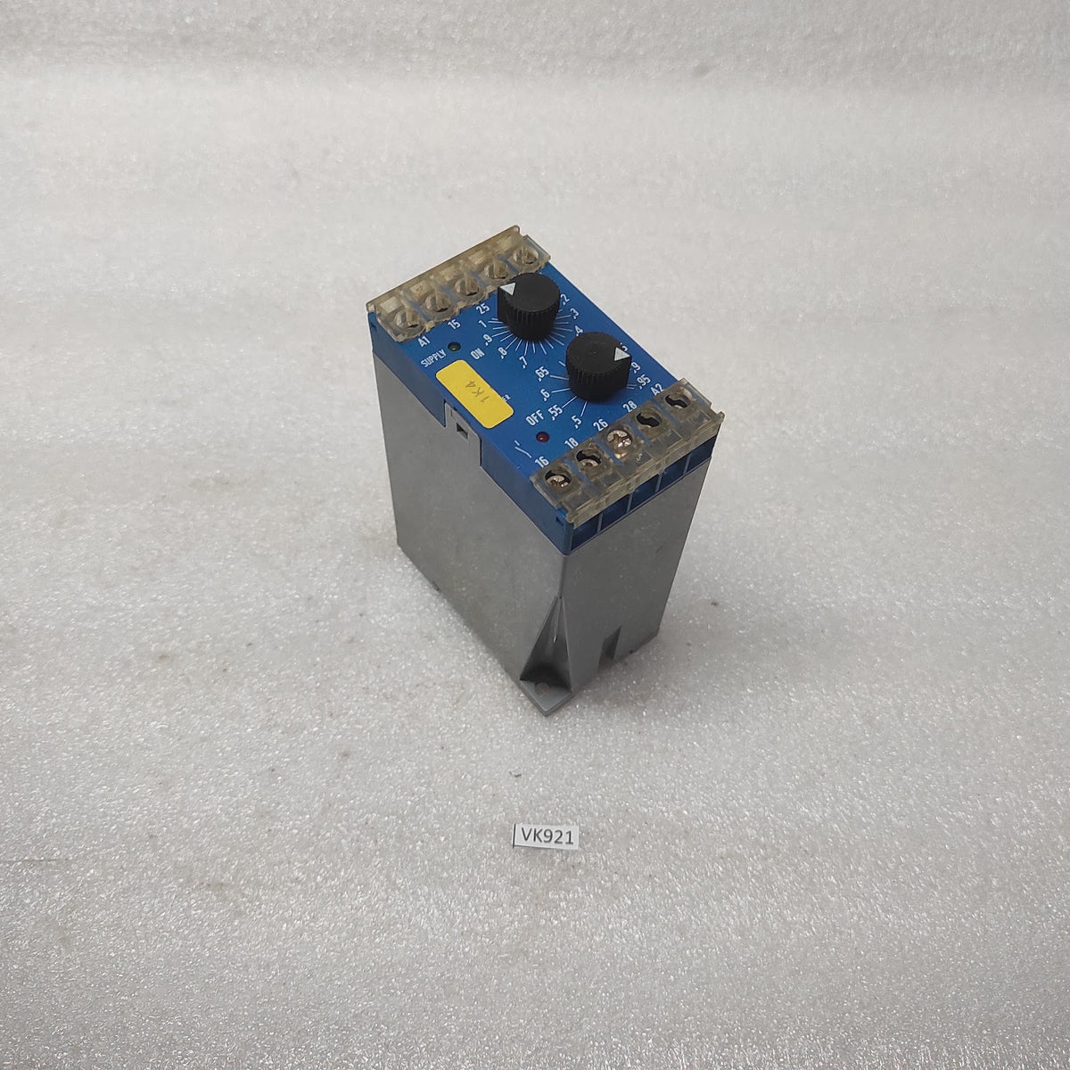 SCHLEICHER SXT12 VOLTAGE RELAY 220V-240V