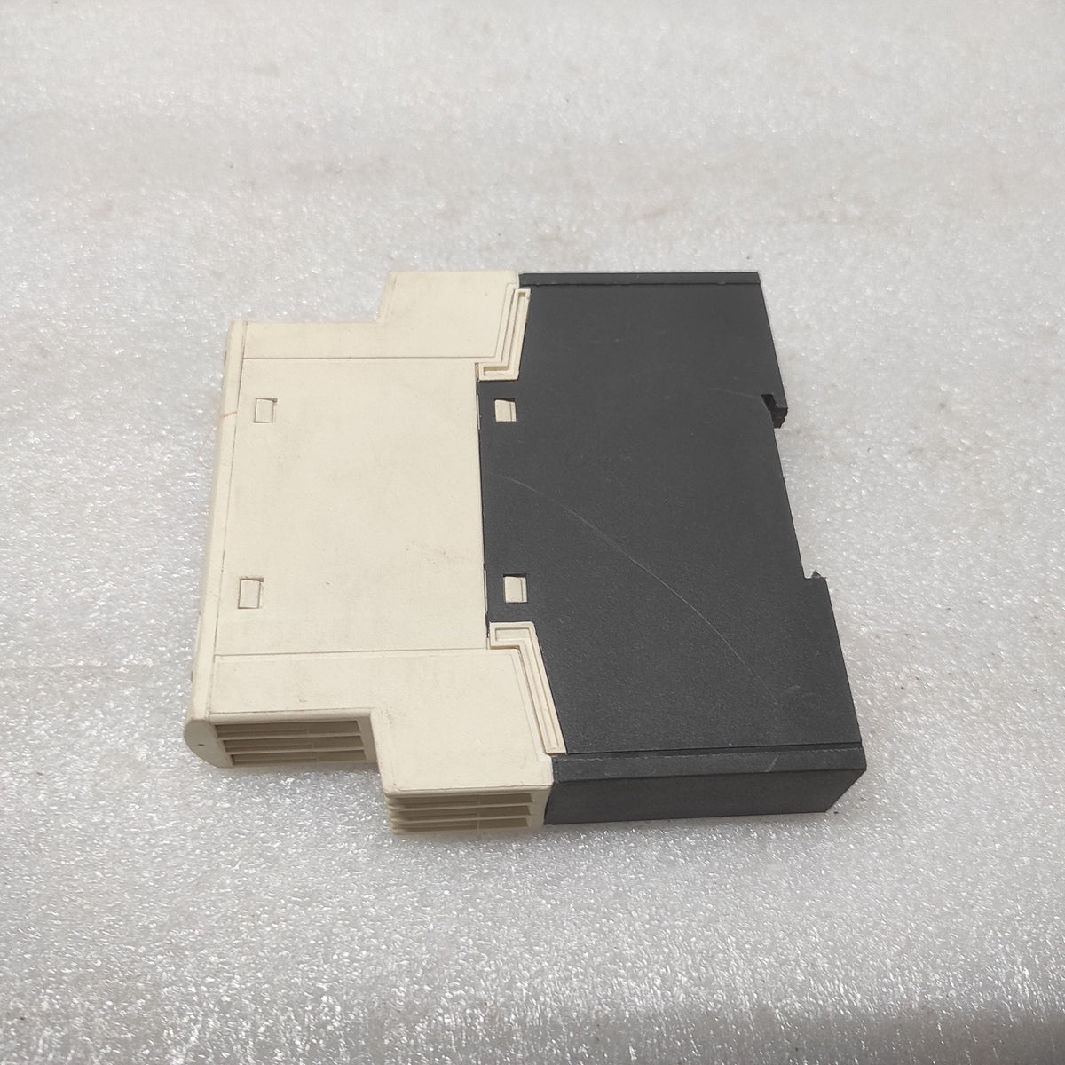SE LT3 SM00MW PTC PROBE RELAY 24-230VAC/DC LT3SM00MW