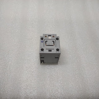 ALLEN BRADLEY CAT 100-FL11KD MECHANICAL LATCH 110V CONTACTORS AND STARTERS