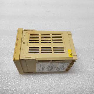 SHIMADEN SR62 TEMPERATURE CONTROLLER SR62-411-90-0000C 100-240V