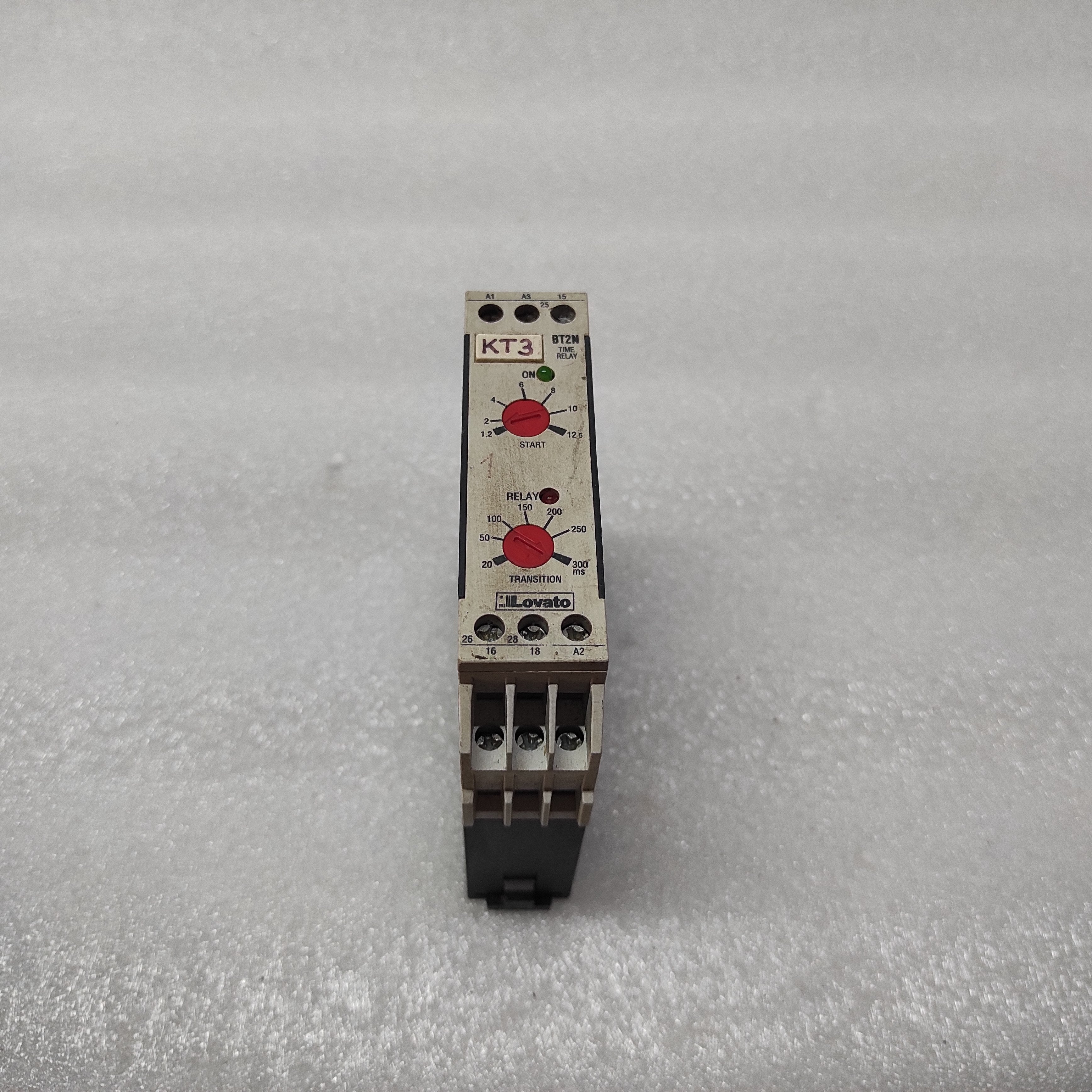LOVATO BT2N12S110 FOR STARTERS ON DELAY 110-127V AC/24V AC-DC