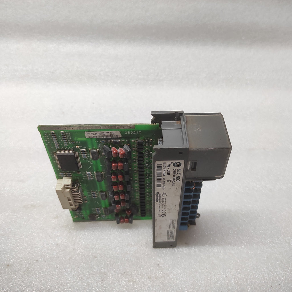 ALLEN BRADLEY CAT 1746-OB16 SLC500 OUTPUT MODULE