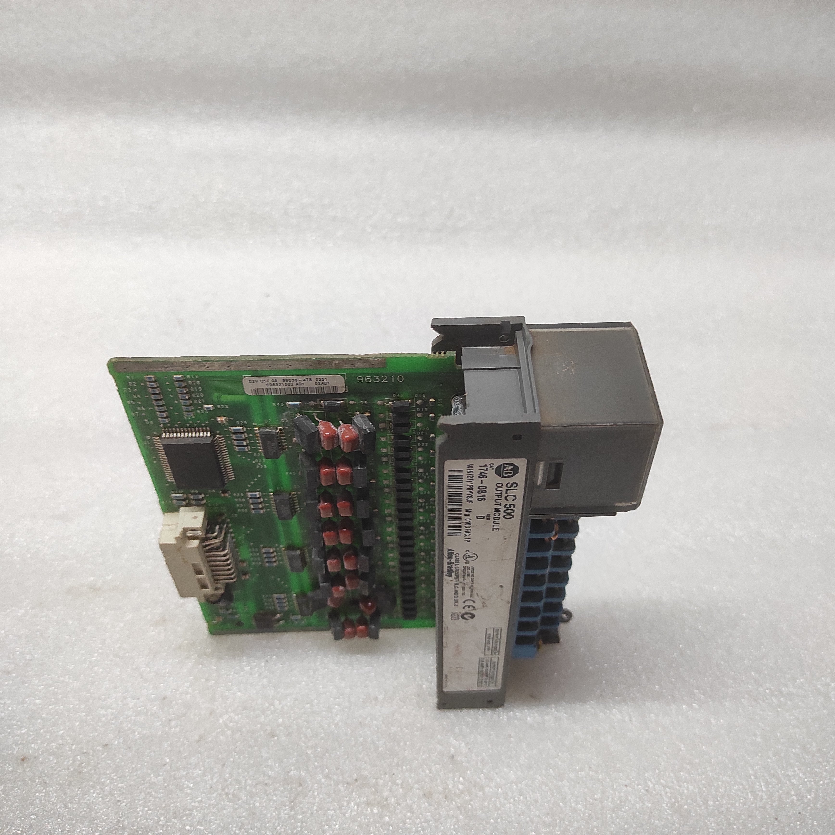 ALLEN BRADLEY CAT 1746-OB16 SLC500 OUTPUT MODULE