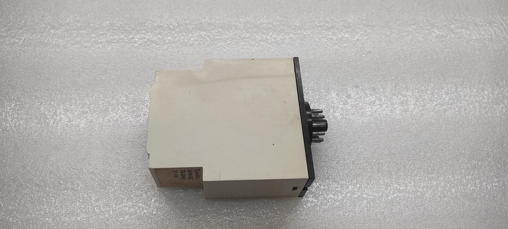 CARLO GAVAZZI PAA01DM24 DELAY ON OPERATE TIMER 24-240VAC/DC
