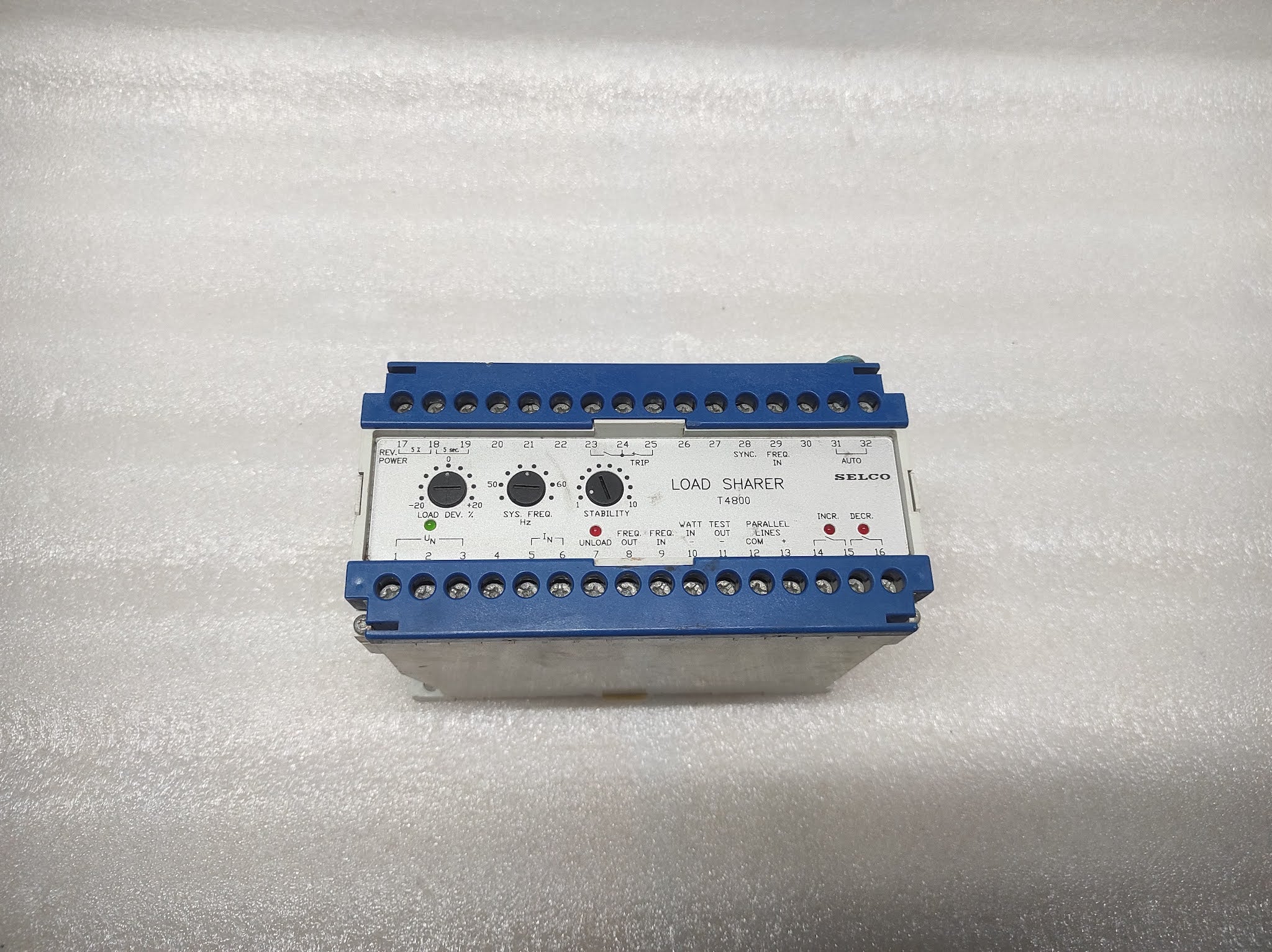 SELCO T4800-33 LOAD SHARER 230V