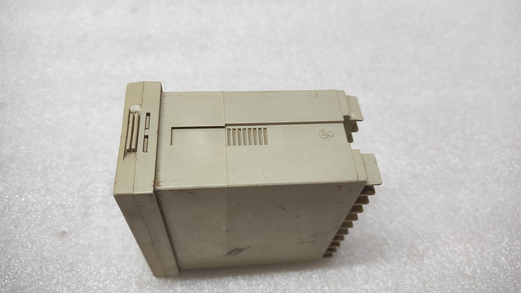 HONEYWELL FU86-701000 PID TEMPERATURE CONTROLLER 85-265VAC