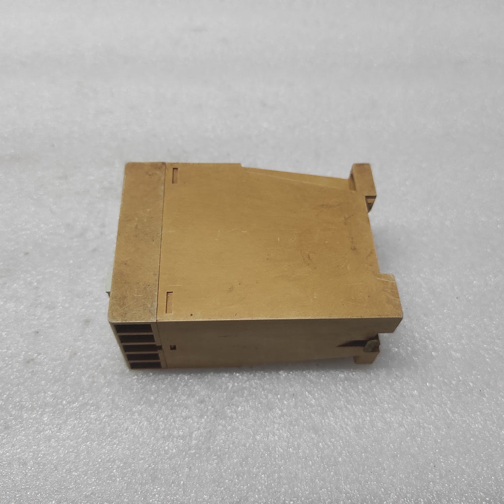 SPRECHER + SCHUH RT 3-A THERMISTOR PROTECTOR RELAY 220-230V