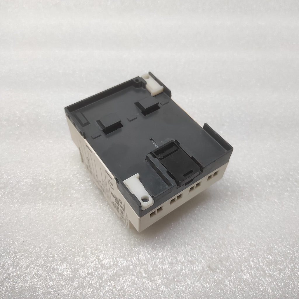 SE ZELIO SR2 B121BD ZELIO LOGIC RELAY 88960041 24VDC