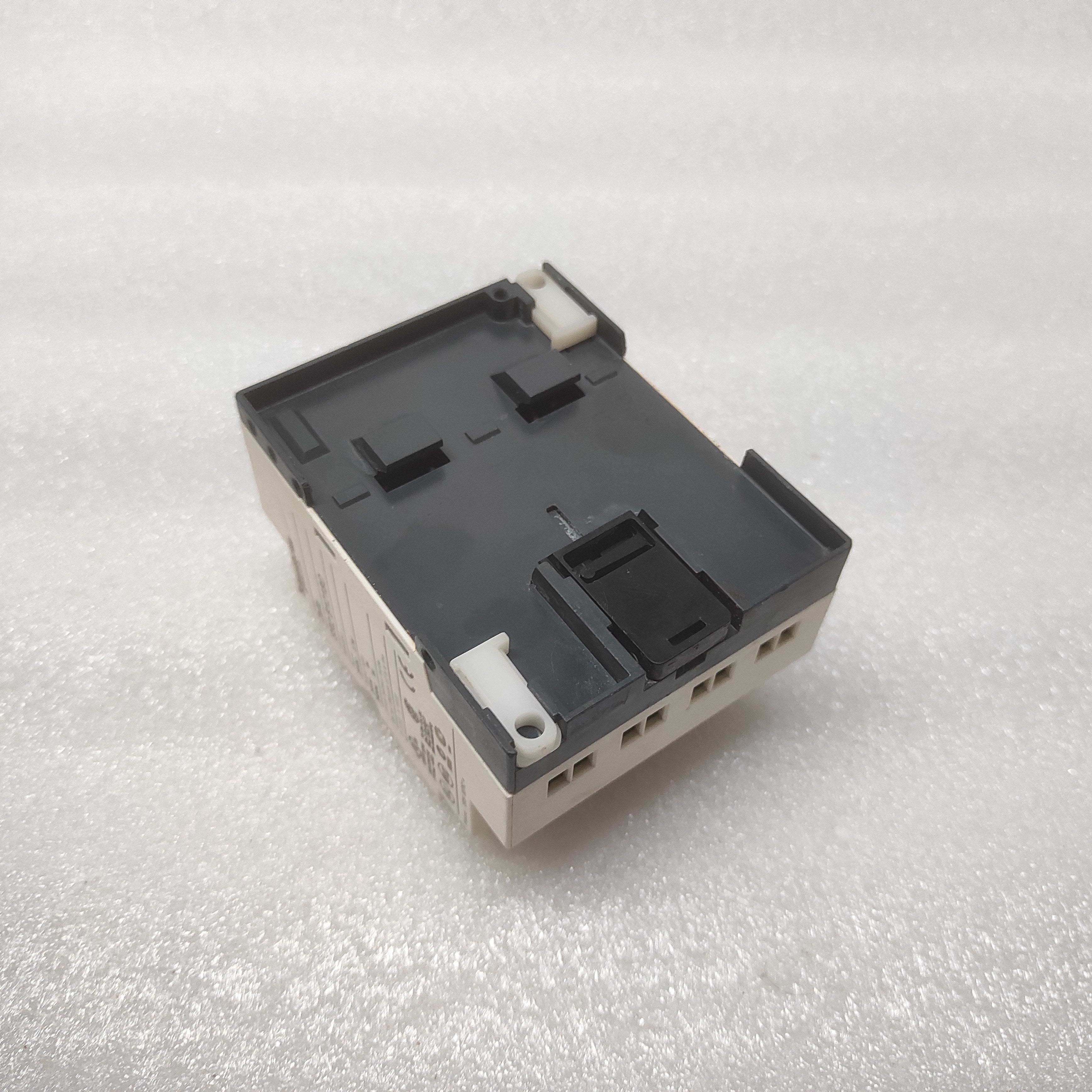 SE ZELIO SR2 B121BD ZELIO LOGIC RELAY 88960041 24VDC