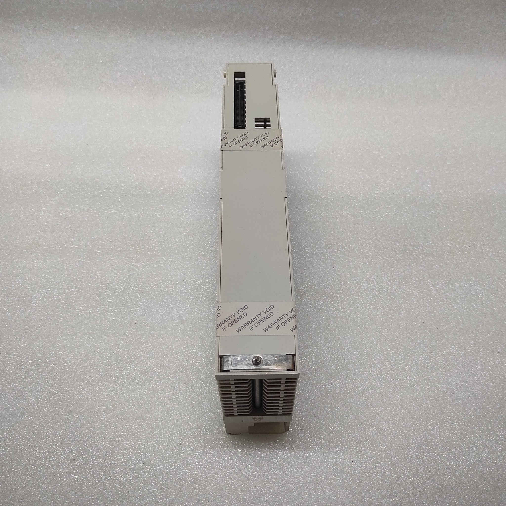 SE 140ACO02000 ANALOG OUTPUT MODULE