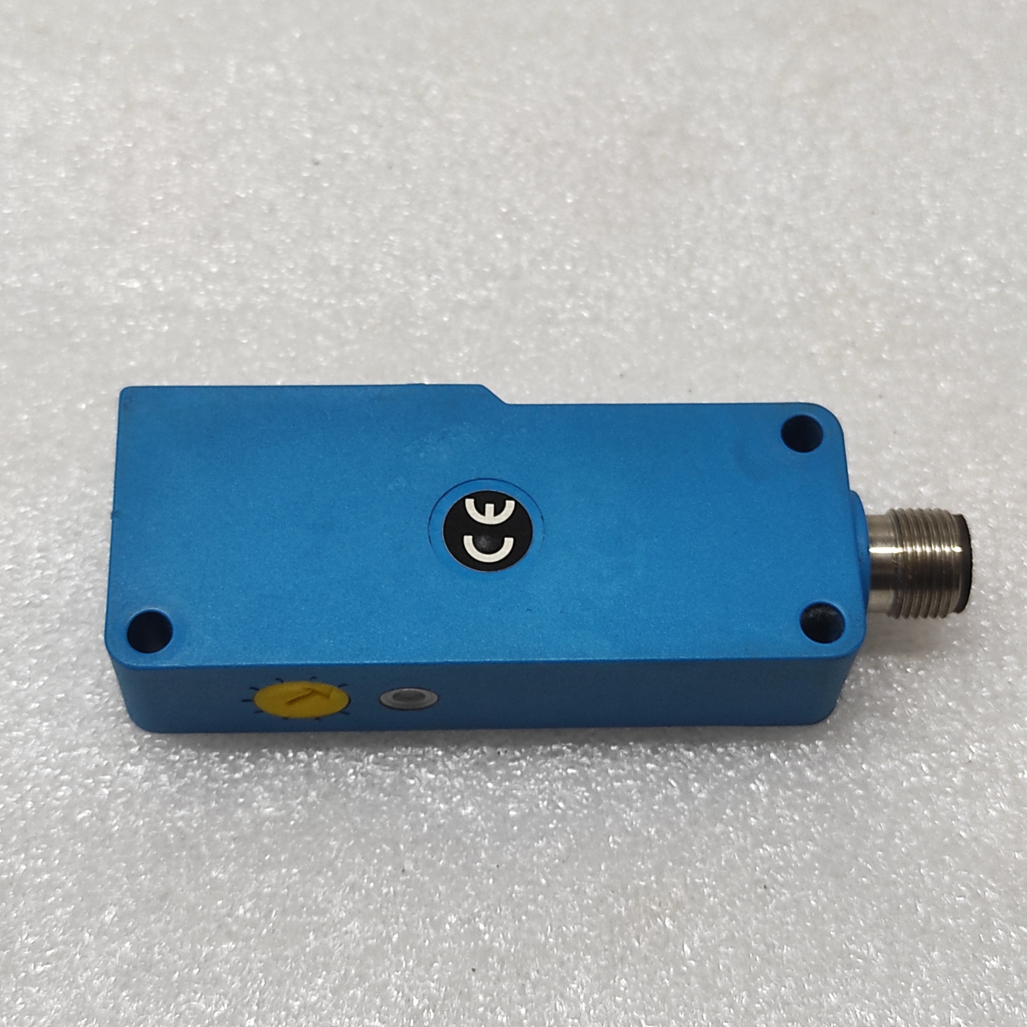 WENGLOR HN22PA3 REFLEX SENSOR WITH BACKGROUND SUPPRESSION 10-30VDC