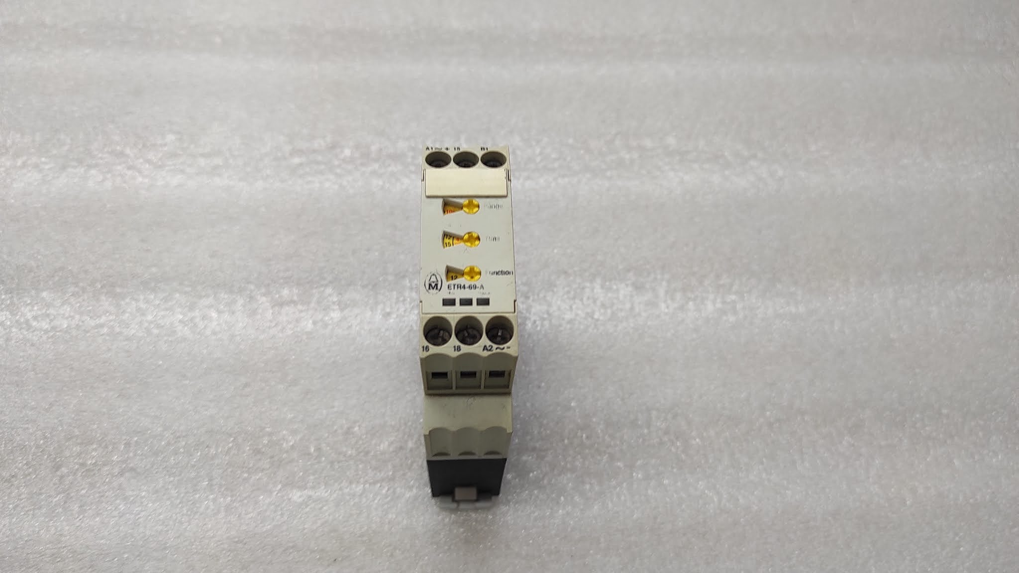 MOELLER ETR4-69-A TIMING RELAY 0.05S-300H FREE EXPEDITE SHIPPING