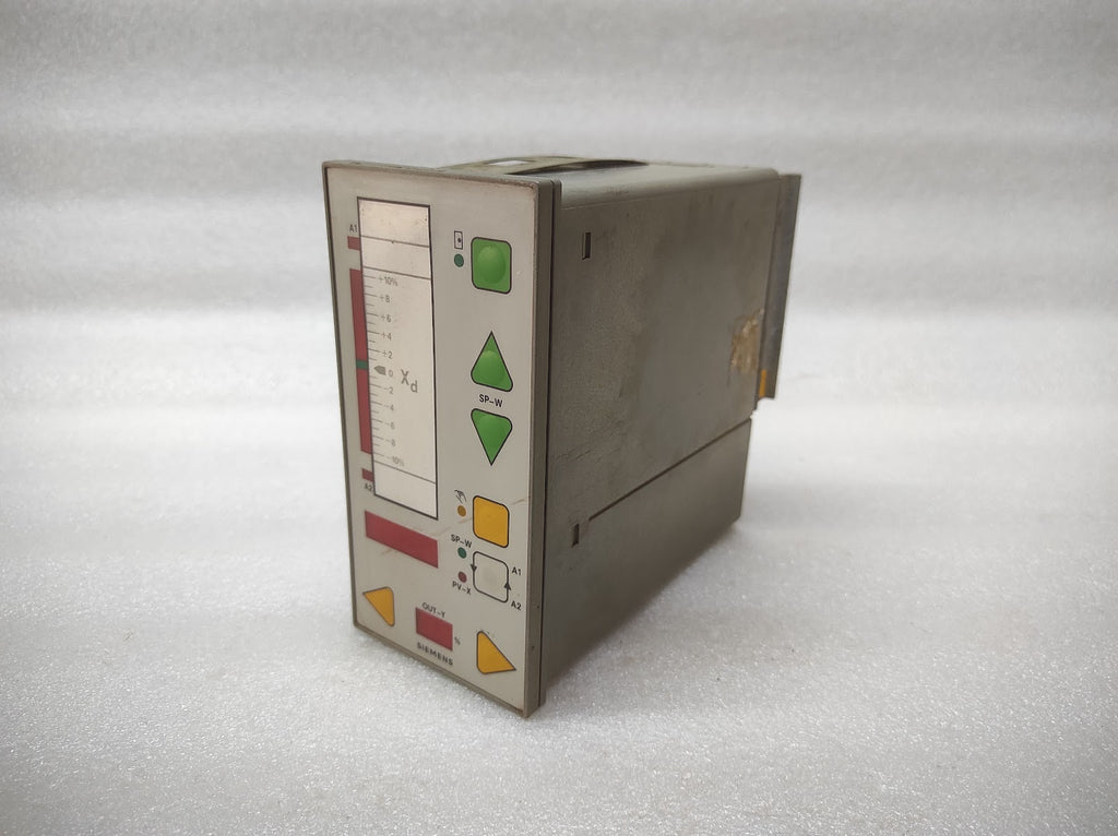 SIEMENS SIPART DR20K INDUSTRIAL PROCESS CONTROLLER 6DR20041