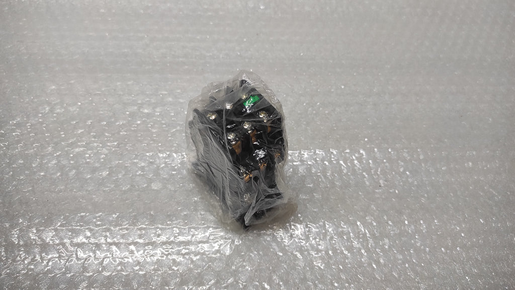 FUJI ELECTRIC SRC50-2U/X (3A3B) MAGNETIC CONTACTOR 100-110V SRC502UX