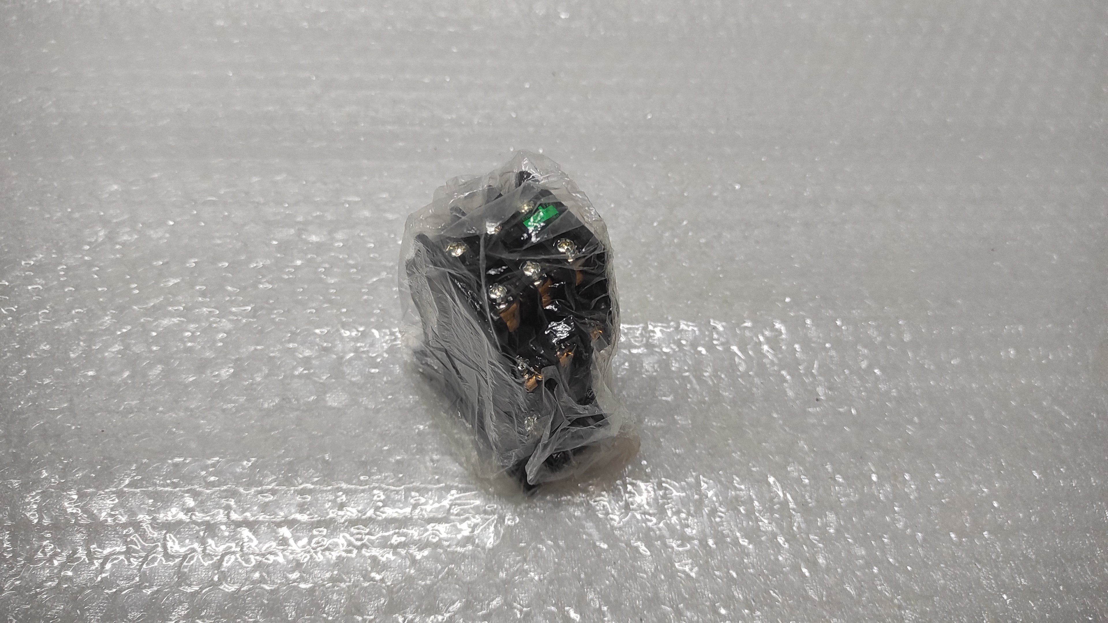 FUJI ELECTRIC SRC50-2U/X (3A3B) MAGNETIC CONTACTOR 100-110V SRC502UX