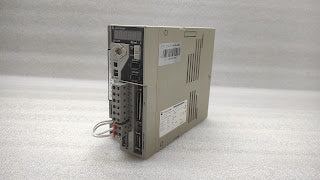 ALLEN BRADLEY CAT 2071-AP8 KINETIX SERVO DRIVE 5.0A